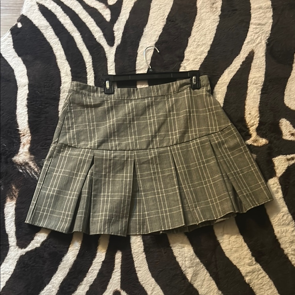 Kendall & Kylie Gray Pleated Skater Skirt